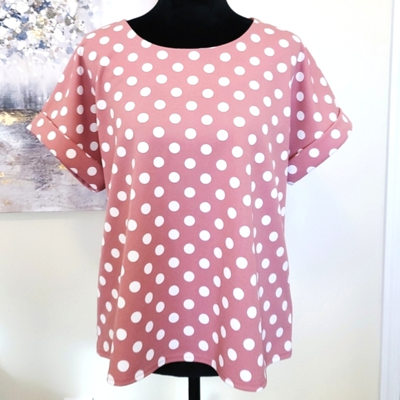 MELLODAY Tops - 💗Polkadot Short Sleeve Top M NWOT